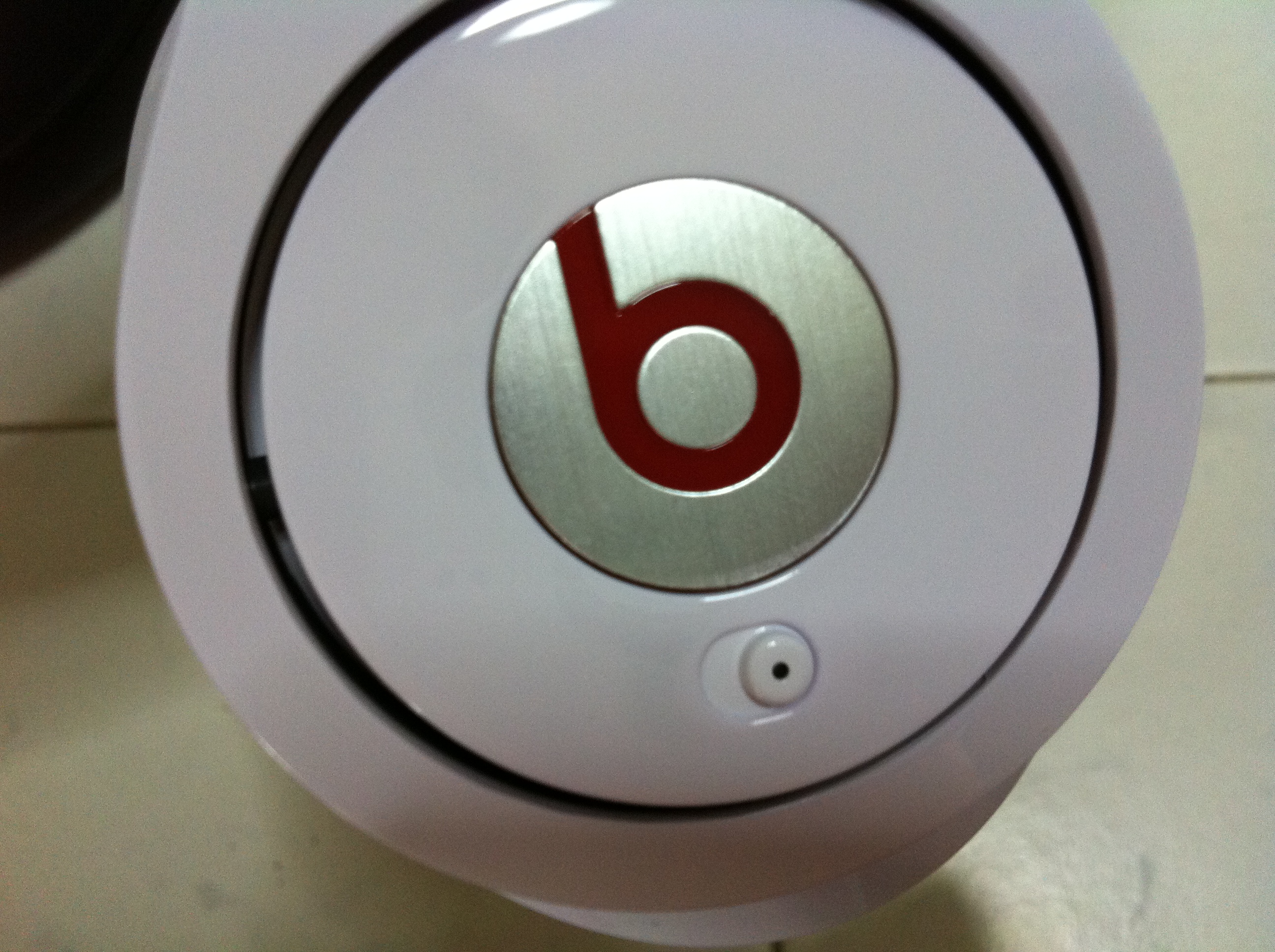 Why do Beats by Dre headphones require batteries? - Quora